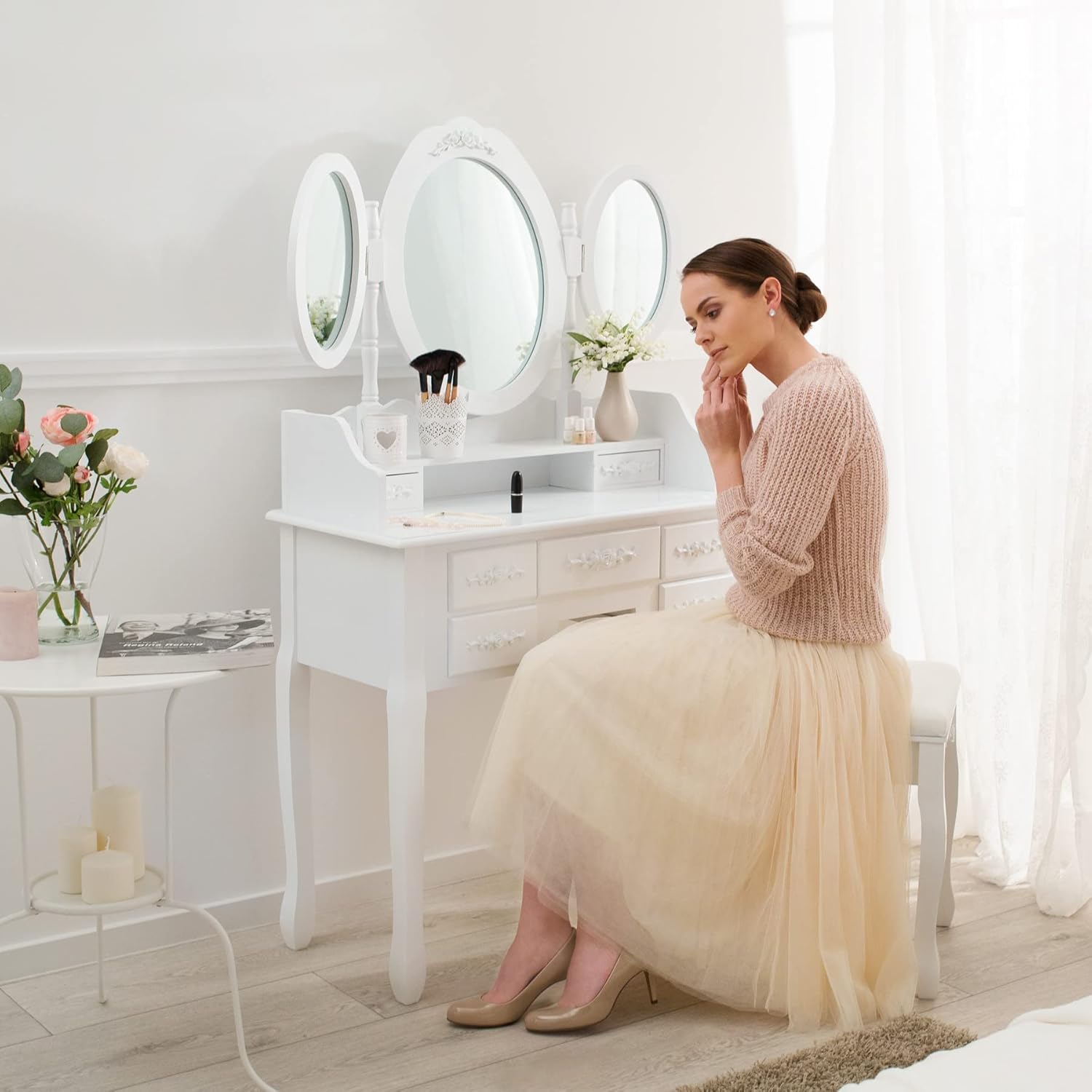 Coiffeuse moderne en bois blanc