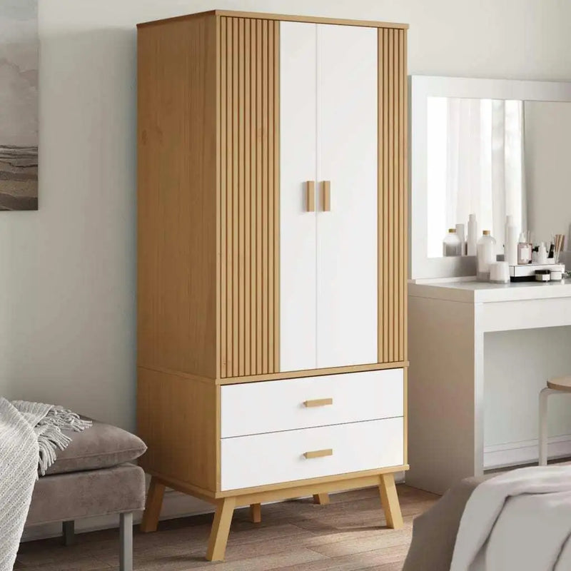 Armoire moderne design pin massif
